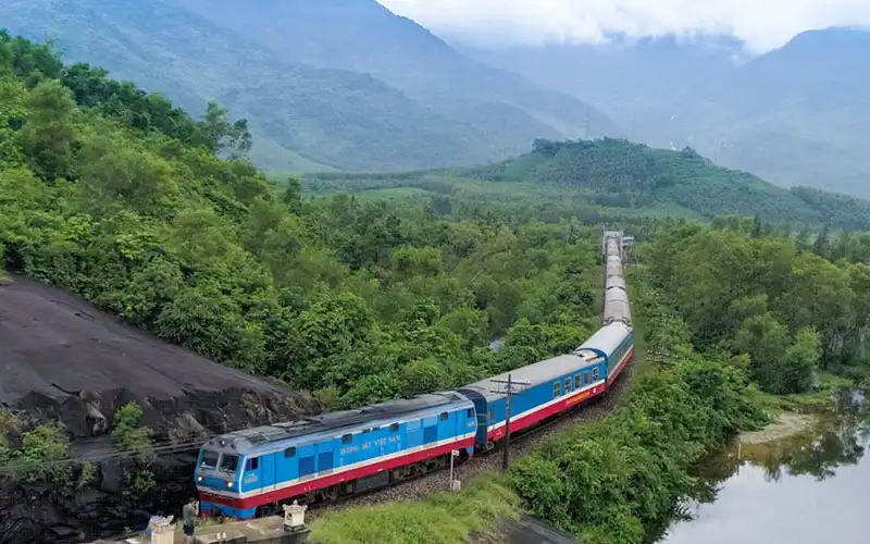 Tàu hỏa - sự lựa chọn mới cho du lịch gia đình