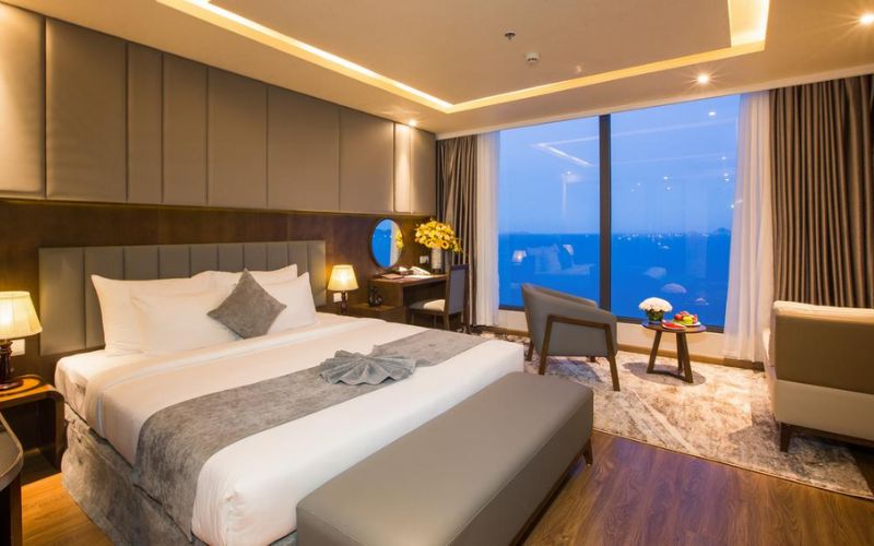 khách sạn 4 sao nha trang​