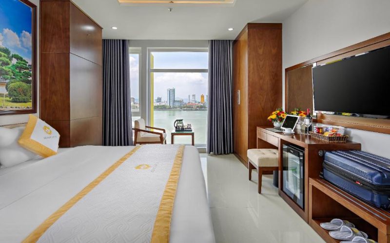 Merry Hotel Danang