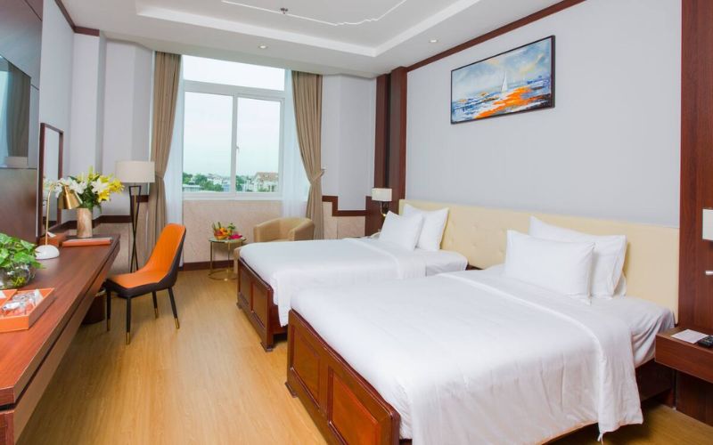 Vạn Phát Riverside Hotel
