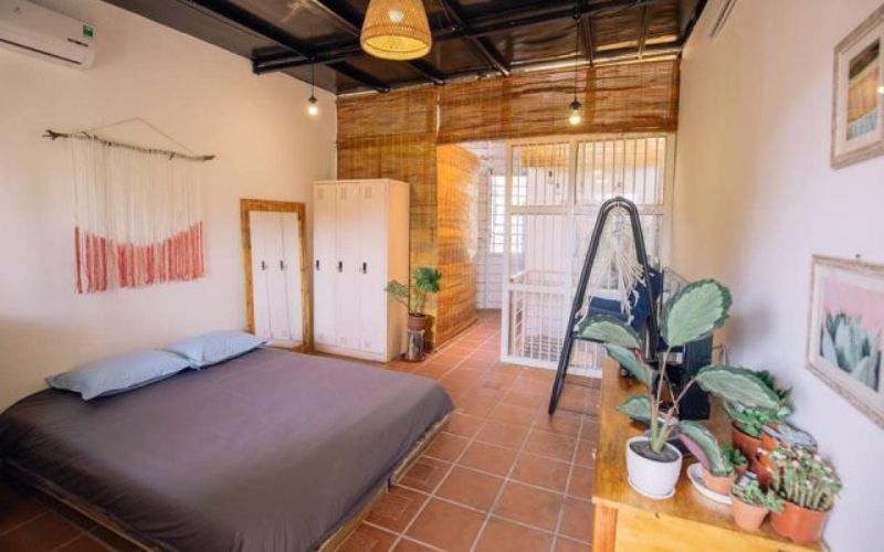 Yolo Hostel