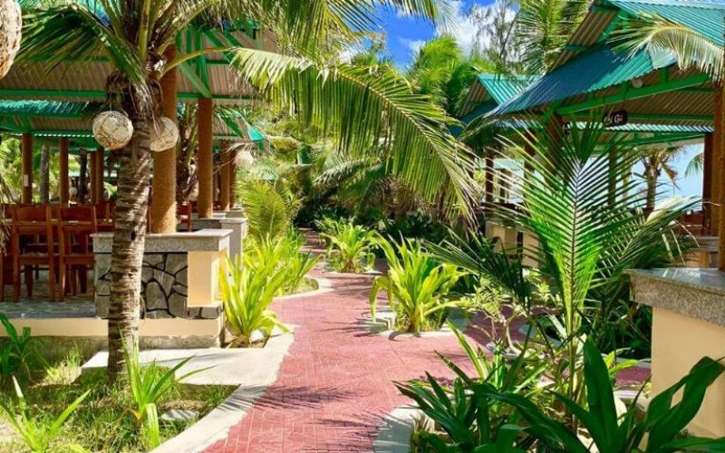khách sạn ninh thuận gần biển​