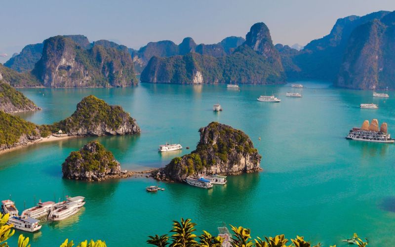 Vịnh Hạ Long (Quảng Ninh)