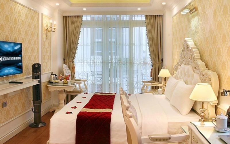 Khách sạn Royal Hotel