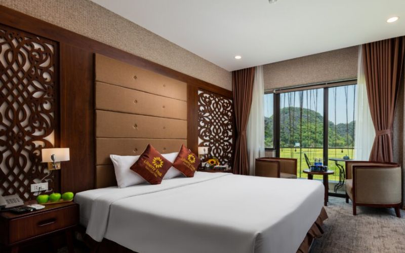 Liberty Hall Tam Coc Hotel & Villa