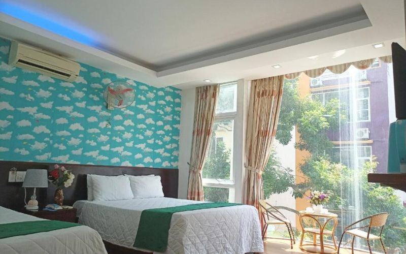 khách sạn 2 sao cát bà​